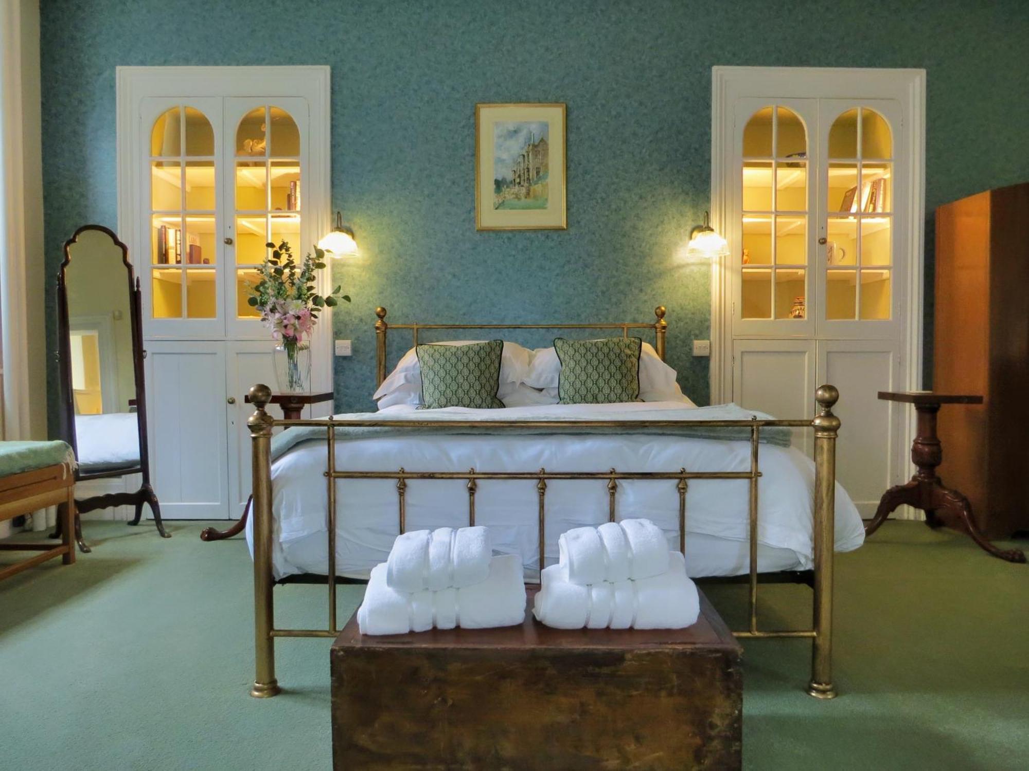 The Hall - Historic Grade I-Listed Jacobean Mansion Bradford-On-Avon ภายนอก รูปภาพ